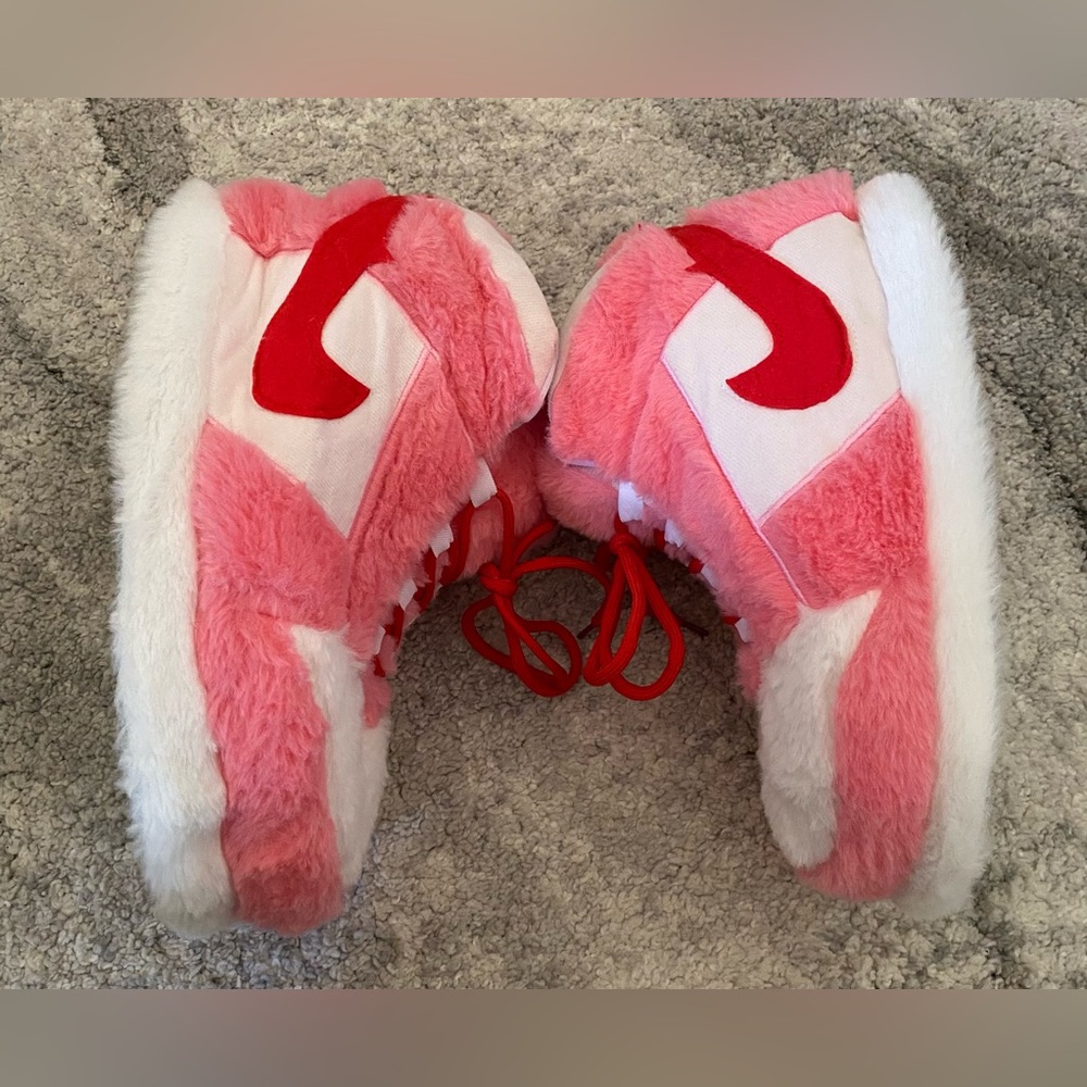 Nike Dunks Pink Plush Sneaker Slippers, Unisex Size 6-10 (36-40) - Picture 4 of 7